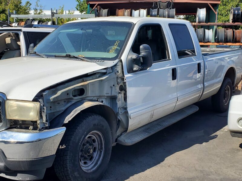 3I8600_0 Used 2002 Ford F-250 Super Duty Wheel
