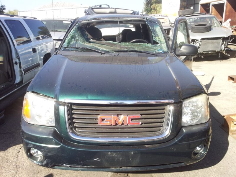 3J6812_0 Used 2005 GMC Envoy Hood