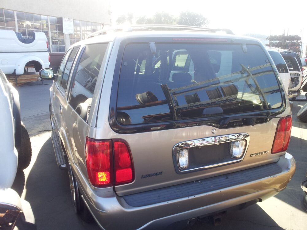 3J6813_4 Used 2000 Lincoln Navigator Air Bag LH 1L7Z78043B13AAD