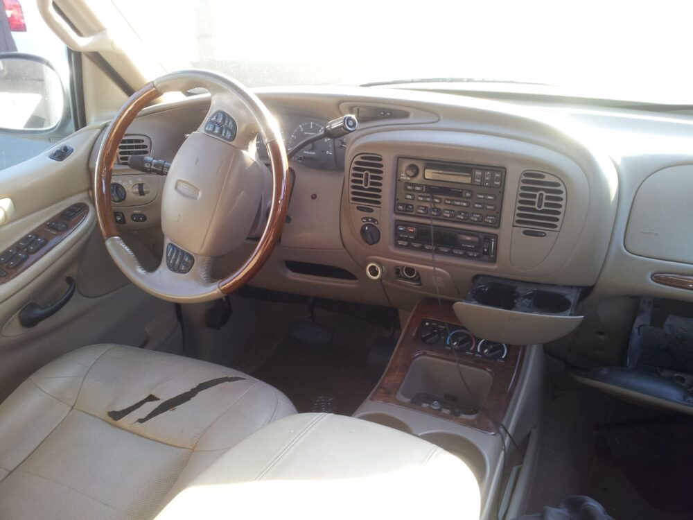 3J6813_5 Used 2000 Lincoln Navigator Air Bag LH 1L7Z78043B13AAD