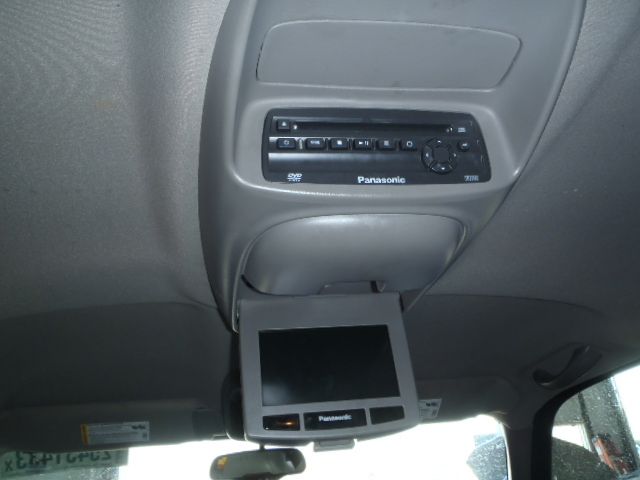 3J6817_10 Used 2004 Cadillac Escalade Door Assembly Front RH