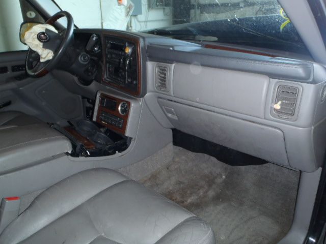 3J6817_5 Used 2004 Cadillac Escalade Door Assembly Front RH