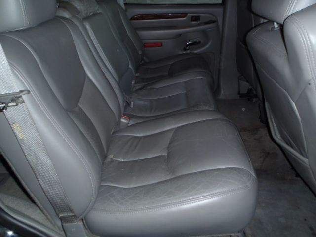 3J6817_6 Used 2004 Cadillac Escalade Door Assembly Front RH