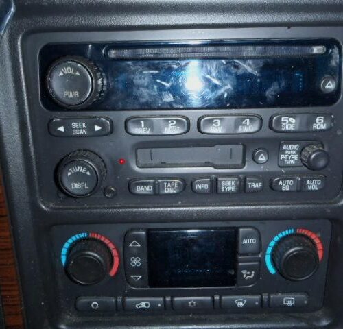 3J6817_9 Used 2004 Cadillac Escalade Door Assembly Front RH