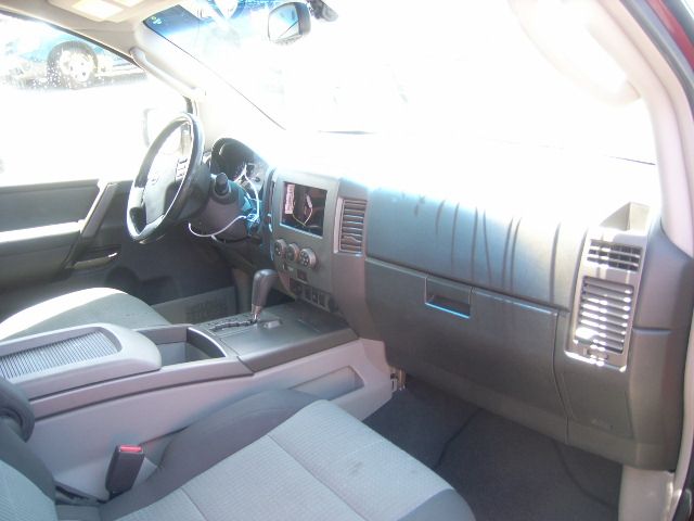 3L6844_5 Used 2004 Nissan Titan Door Handle Interior LH