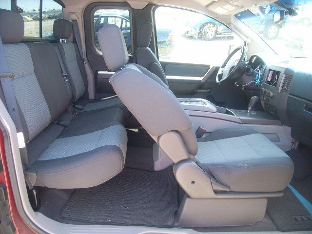 3L6844_6 Used 2004 Nissan Titan Door Handle Interior LH