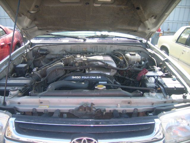 Used 2002 Toyota 4Runner Keys / Latches / Locks LH