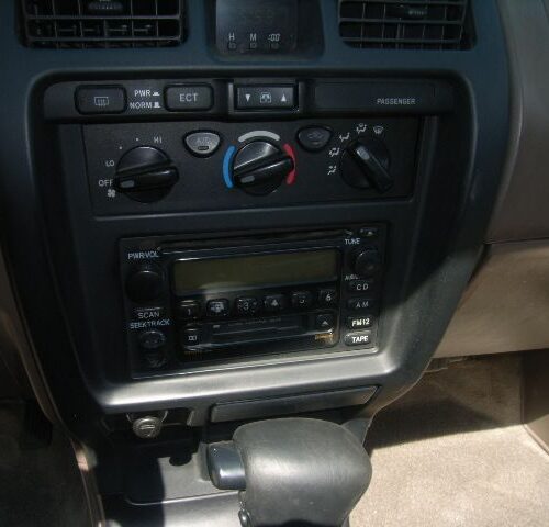 Used 2002 Toyota 4Runner Keys / Latches / Locks LH