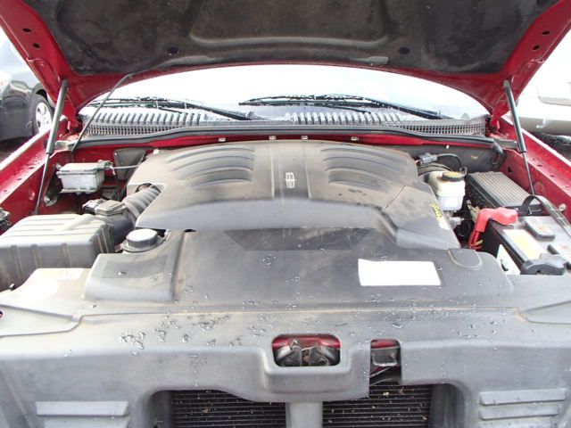4B6873_4 Used 2004 Lincoln Aviator Hood