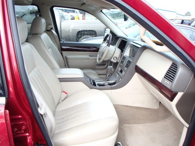 4B6873_6 Used 2004 Lincoln Aviator Hood