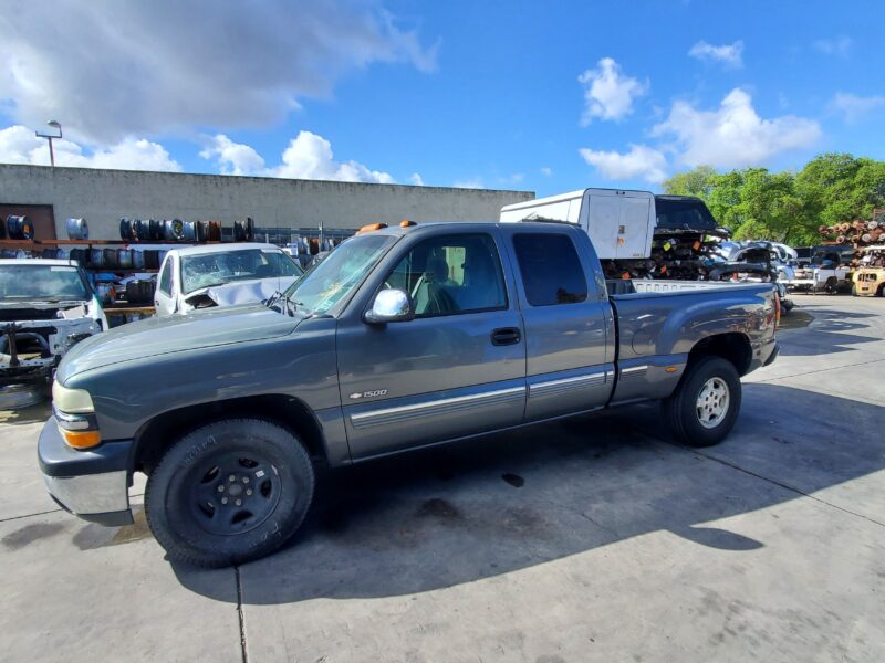 4C8669_0 Used 2002 Chevrolet Silverado 1500 Hood