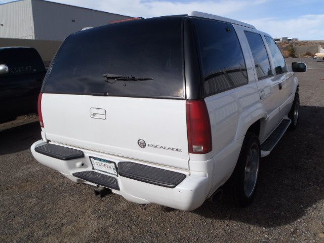 4D6907_4 Used 1999 Cadillac Escalade Door Assembly Rear Side LH