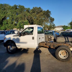 2015 Ford F-350 Super Duty Axle Assembly Front (4WD)