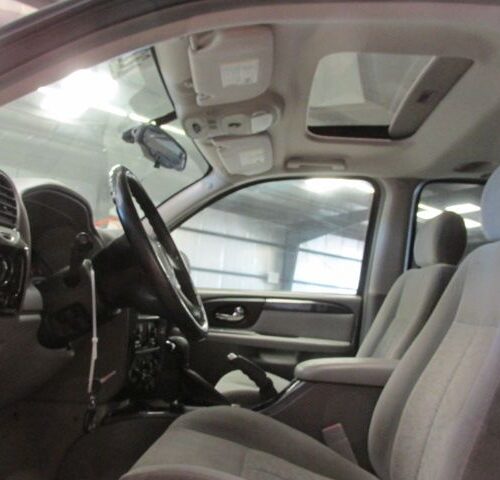 Used 2005 GMC Envoy XL Spindle Knuckle Front LH