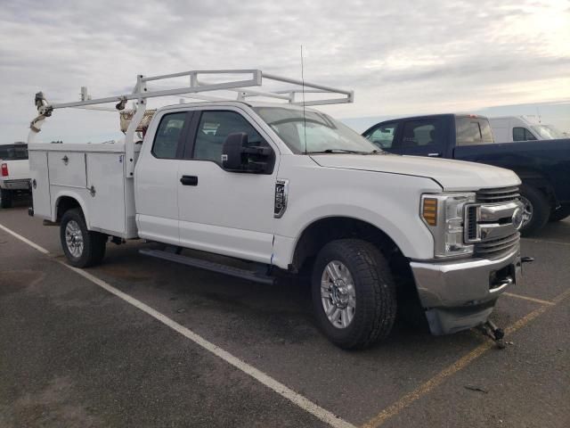 4F8709_0 Used 2019 Ford F-250 Super Duty Axle Assembly Front (4WD)