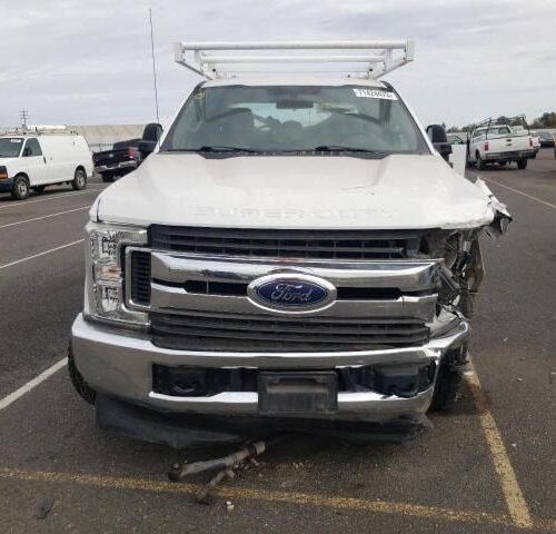 4F8709_9 Used 2019 Ford F-250 Super Duty Emblem