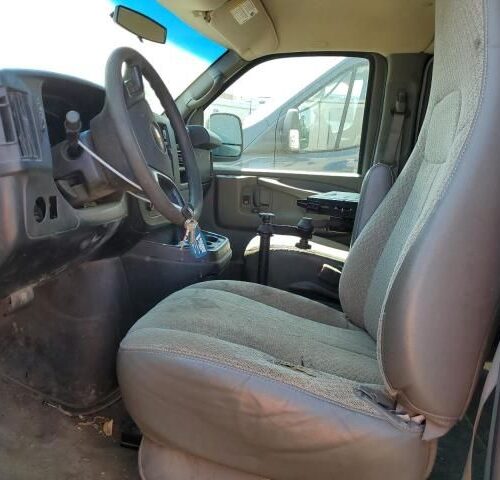 4H8719_11 Used 2010 Chevrolet Express 1500 Van Power Brake Booster