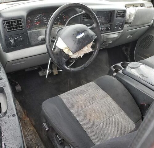 4H8721_4 Used 2003 Ford F-250 Super Duty Console Front