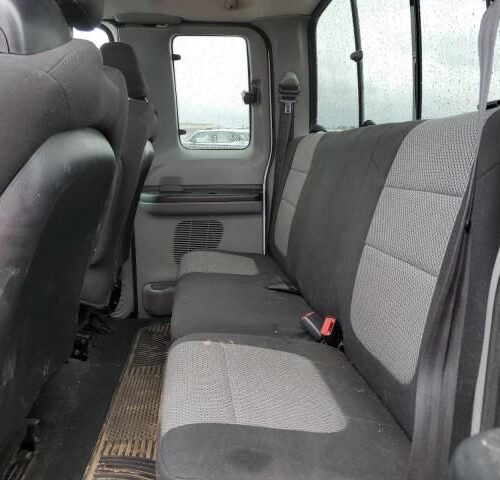 4H8721_6 Used 2003 Ford F-250 Super Duty Console Front