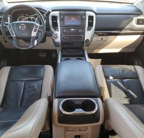4H8723_1 Used 2016 Nissan Titan XD Carpet Front