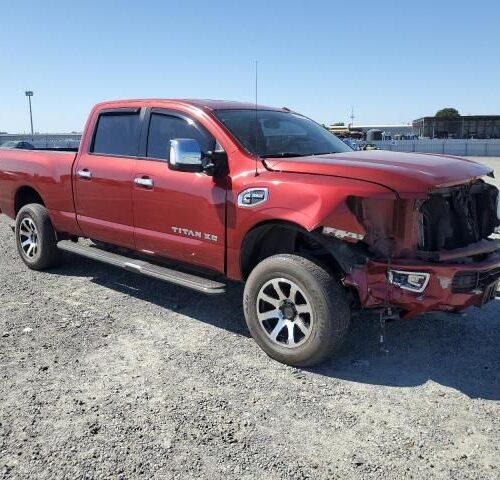 4H8723_10 Used 2016 Nissan Titan XD Carpet Front
