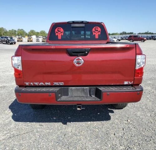 4H8723_12 Used 2016 Nissan Titan XD Carpet Front