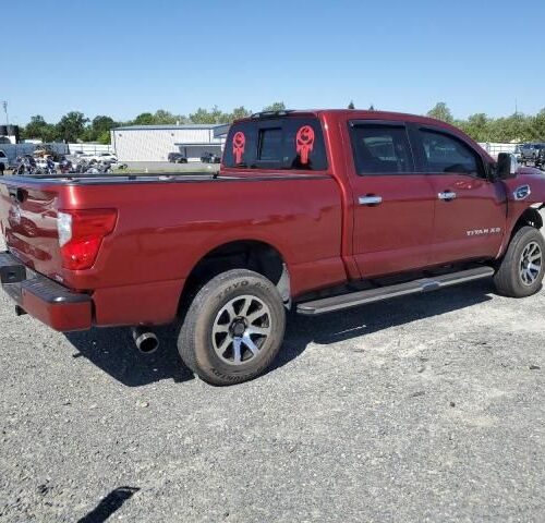 4H8723_13 Used 2016 Nissan Titan XD Carpet Front