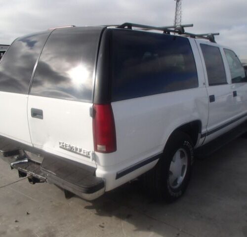 4J6979_4 Used 1996 Chevrolet Suburban 1500 Wiper Motor Windshield