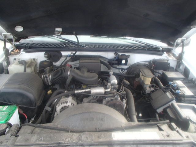 4J6979_7 Used 1996 Chevrolet Suburban 1500 Wiper Motor Windshield