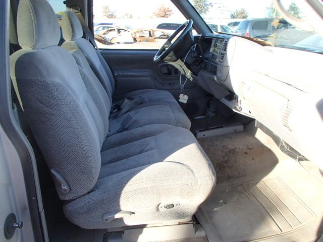 4K7005_5 Used 1995 Chevrolet C/K 1500 Wiper Motor Windshield