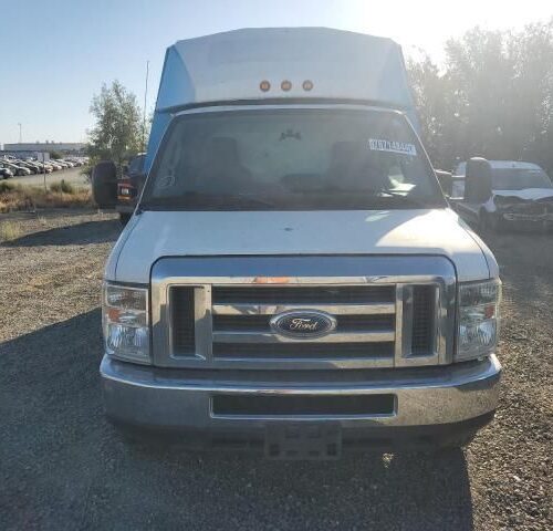 4L8762_13 Used 2015 Ford E-450 Super Duty Van AC Compressor