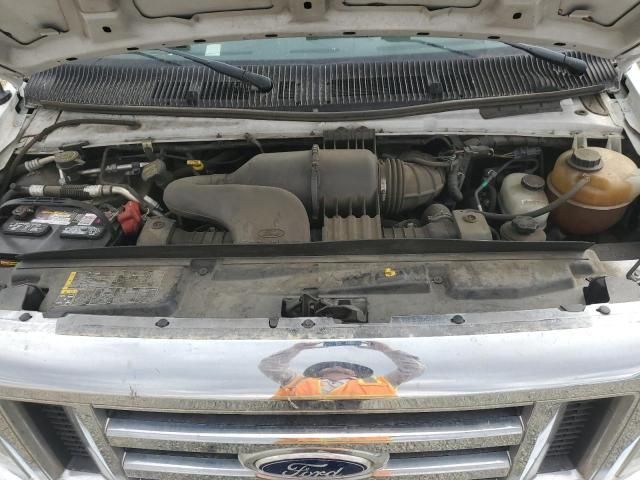 4L8762_8 Used 2015 Ford E-450 Super Duty Van AC Compressor