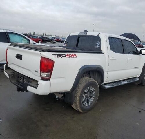 4L8770_19 Used 2017 Toyota Tacoma Door Assembly Rear Side RH