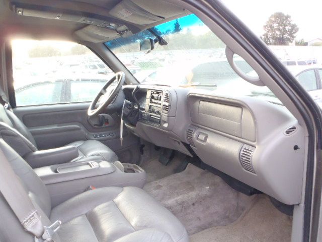 5A7022_5 Used 1999 Chevrolet Suburban 1500 Wiper Motor Windshield