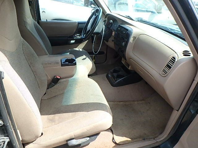 5D7083_5 Used 2002 Ford Ranger Header Panel Assembly