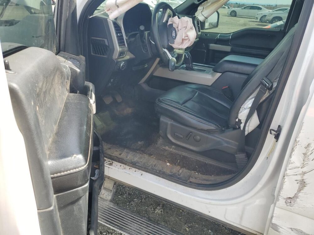 5D8799_11 Used 2019 Ford F-150 Running Board RH