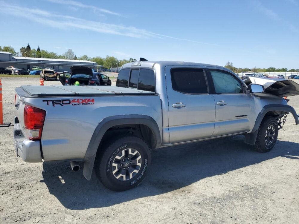 5F8809_5 Used 2016 Toyota Tacoma Fuel Pump