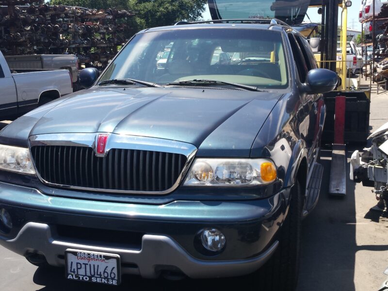 5G7127_0 Used 2000 Lincoln Navigator Carrier Assembly