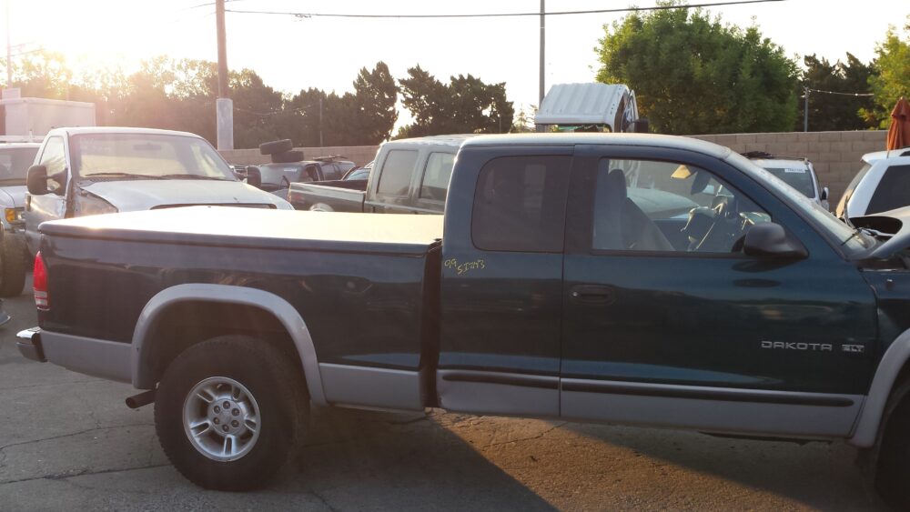 Used 1999 Dodge Dakota Side View Mirror RH