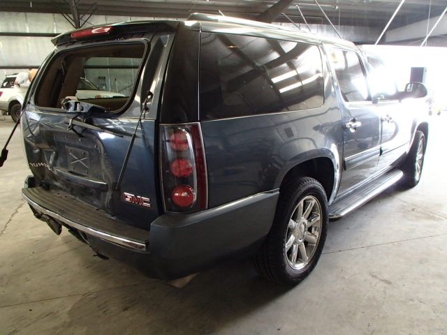 5J7173_4 Used 2007 GMC Yukon XL 1500 Front Lamp RH