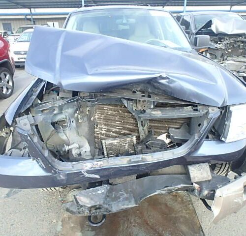 5L7208_7 Used 2004 Ford Expedition Spindle Knuckle Front LH