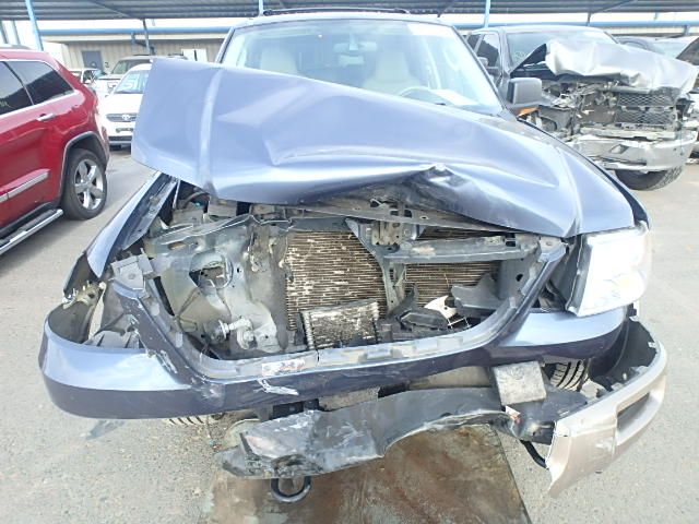 5L7208_7 Used 2004 Ford Expedition Spindle Knuckle Front LH