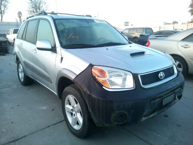 6B7232_0 Used 2005 Toyota RAV4 Hood