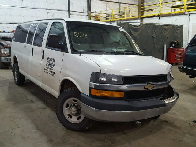 6E7297_0 Used 2013 Chevrolet Express 3500 Van Door Handle Interior LH