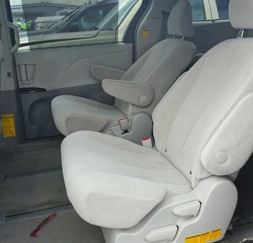 6F7322_2 Used 2012 Toyota Sienna Transfer Case Assembly