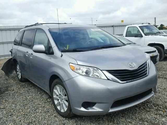 6F7322_6 Used 2012 Toyota Sienna Transfer Case Assembly
