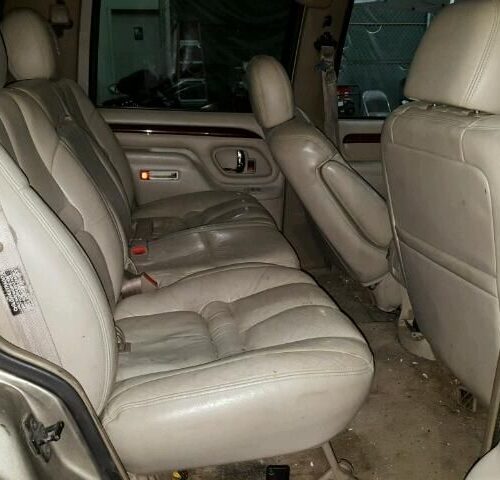 6G7328_2 Used 2000 Cadillac Escalade Door Assembly Front RH