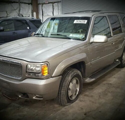 6G7328_8 Used 2000 Cadillac Escalade Door Assembly Front RH