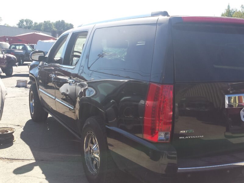 6G7330_0 Used 2010 Cadillac Escalade ESV Navigation / Entertainment Screen