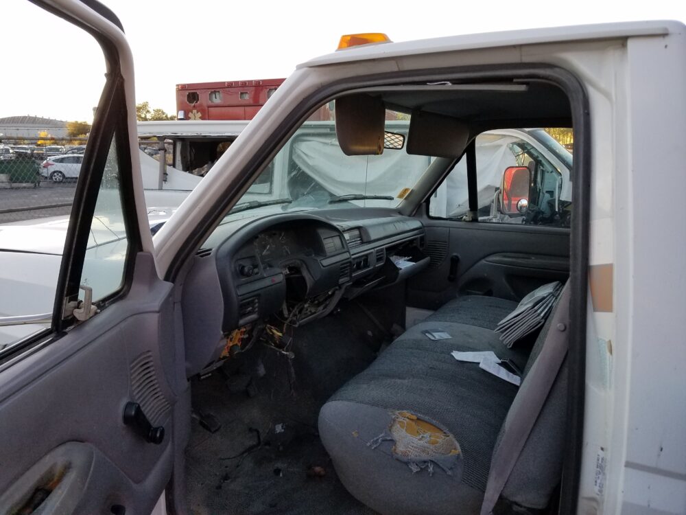6J7389_4 Used 1997 Ford F-450 Axle Beam Front (2WD) RH